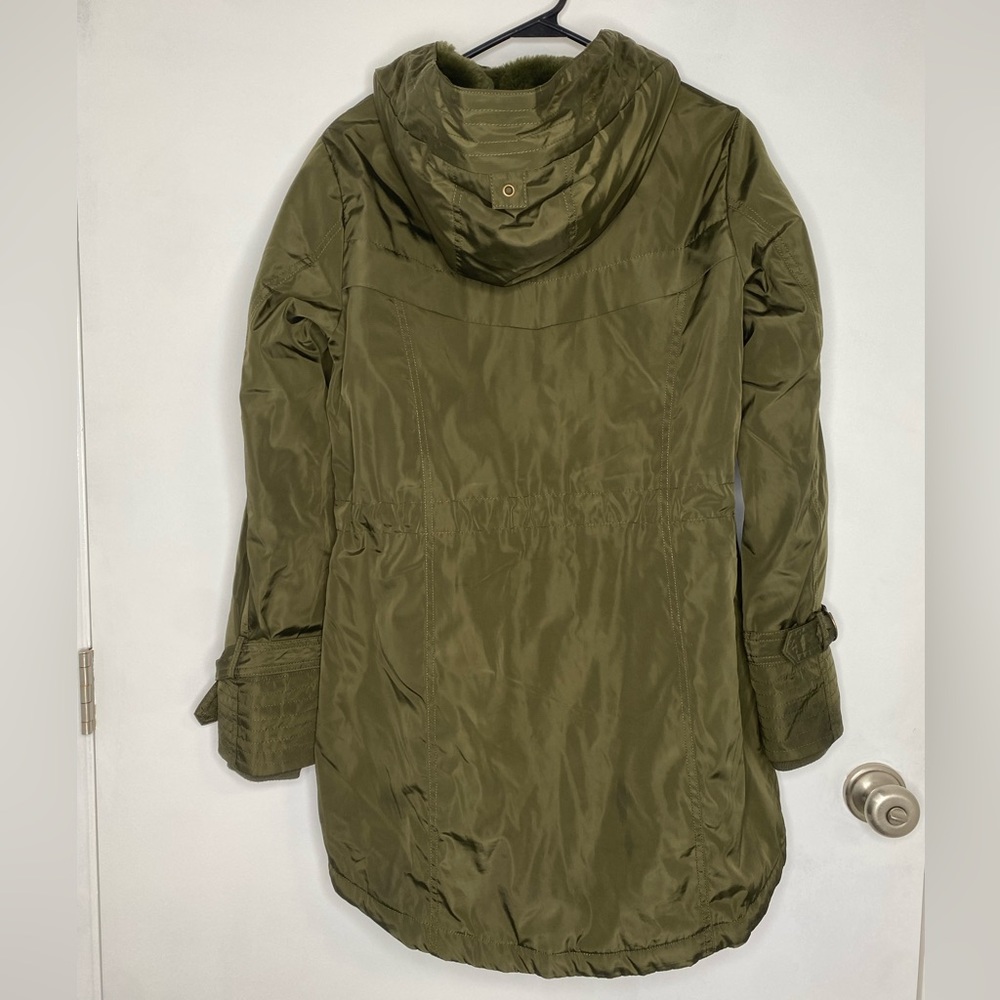 Sam Edelman Faux Fur Lined Water Repellent Hooded Raincoat - Picture 6 of 10